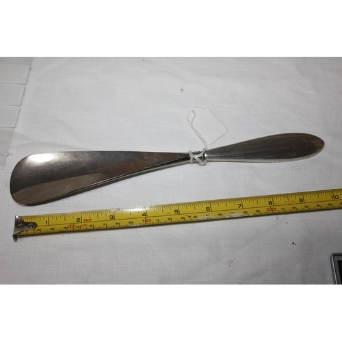 1144 - Large silver handled shoe horn