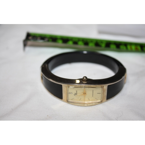 1176 - Bangle style ladies wrist watch