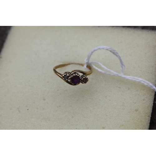 1189 - 9ct gold amethyst & diamond ring 1.65 grammes all in size L