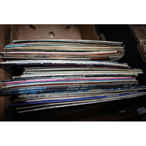 1537 - Box LP records