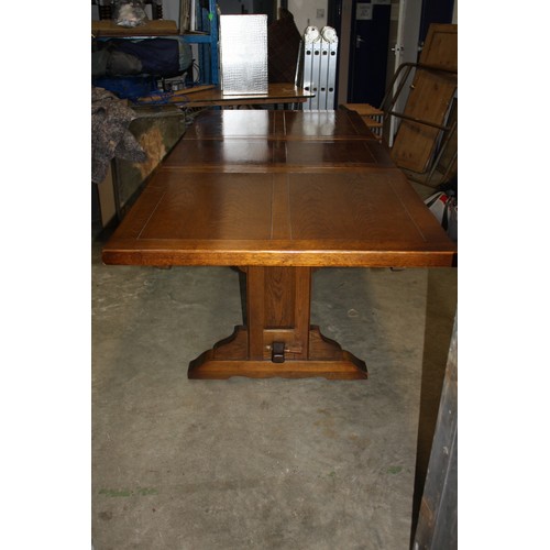 1930 - Oak extending table with extra leaf, 32