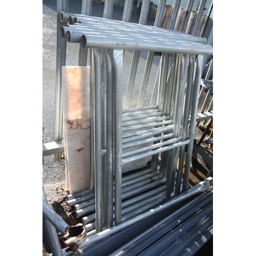 1A - Tower scaffold complete with safety braces,4 cross braces & 4 plinths- 4 feet x 4feet