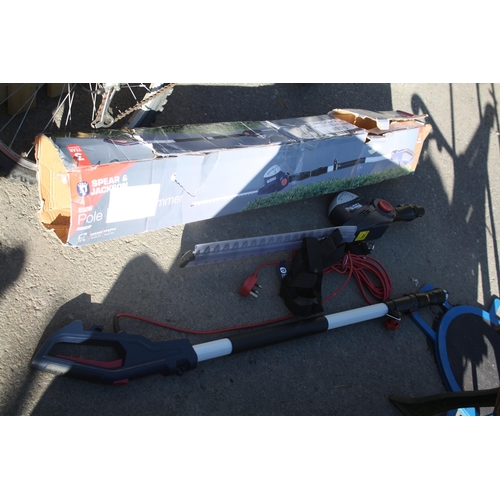 100 - Spear & Jackson extending electric hedge cutter