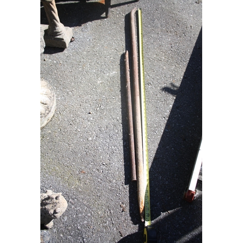 61 - 5' crow bar & 1 other