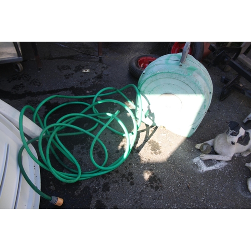 67 - Hozelock  hosepipe & reel (untested)