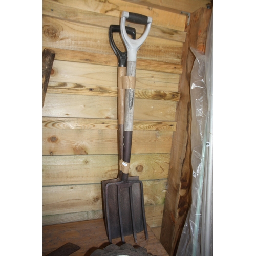 78 - Fork and spade