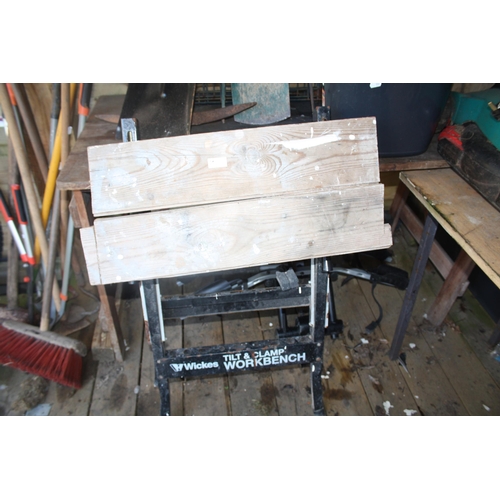 91 - Wickes folding workbench