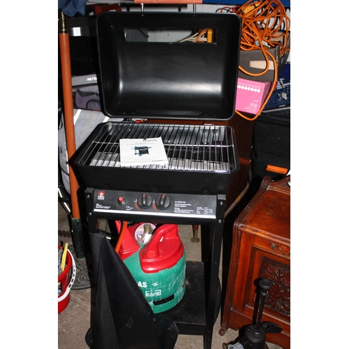 101 - Unused Landmann Grill Chef gas barbecue with patio gas bottle indicating full & instructions