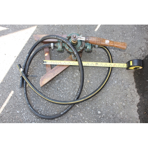 112 - Multi use pump with hoses