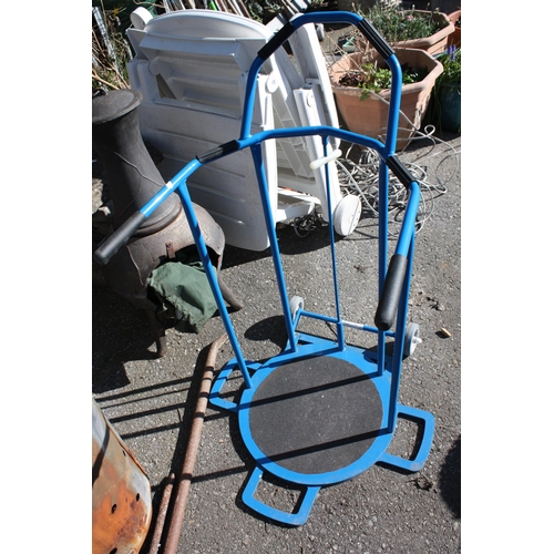 114 - Multi use 2 wheeled trolley 38