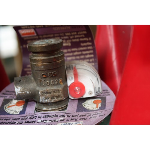 101 - Unused Landmann Grill Chef gas barbecue with patio gas bottle indicating full & instructions