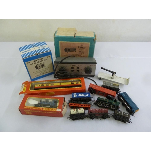 428 - A quantity of OO gauge model railway and accessories