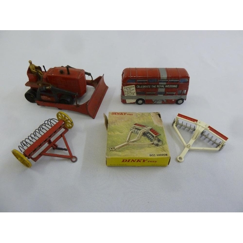 437 - A quantity of Dinky diecast to include Blaw Knox Bulldozer, two Harrowers (one boxed) and a Routemas... 