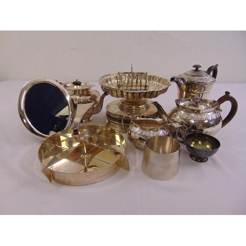 499 - A quantity of silver plate to include a tea set, cake stand and photograph frame