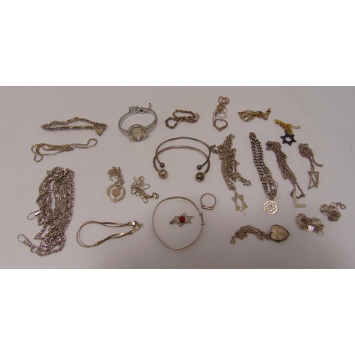 284 - A quantity of silver jewellery to include necklaces, bangles, pendants and a Gucci ladies wristwatch