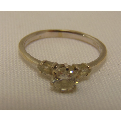 293 - 18ct white gold and diamond dress ring, approx total weight 2.0g