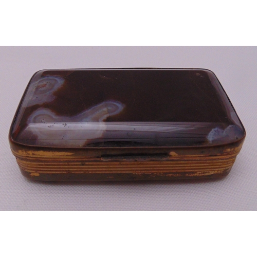 227 - 19th century Scottish rectangular agate and gilt metal snuff box with hinged cover, 7cm (w)