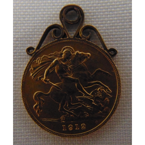 389 - George V 1912 half sovereign with a 9ct gold pendant mount, approx total weight 4.1g