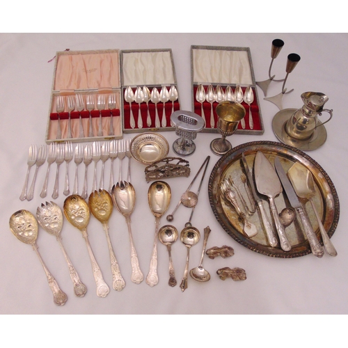 429 - A quantity of silver plate to include a tray, dishes and flatware