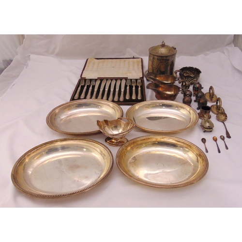 430 - A quantity of silver plate to include an entrée dish and cover, a biscuit barrel, condiments, sauce ... 