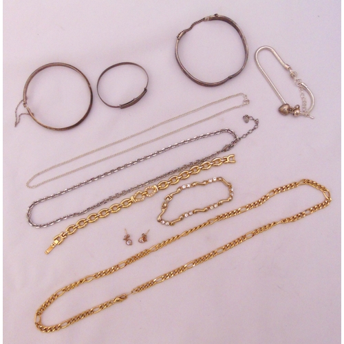 289 - A quantity of silver and costume jewellery to include bracelets, necklaces and a pair of earrings