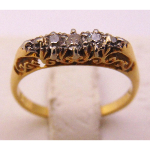 313 - 18ct yellow gold and diamond five stone ring, approx total weight 2.9g