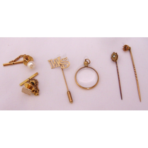 345 - A quantity of 9ct gold jewellery to include tie pins and a pendant, approx total weight of weighable... 