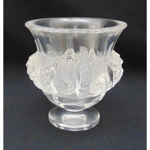 156 - Lalique crystal Dampierre bird vase of campagna form on raised circular base, signed to the base, 12... 