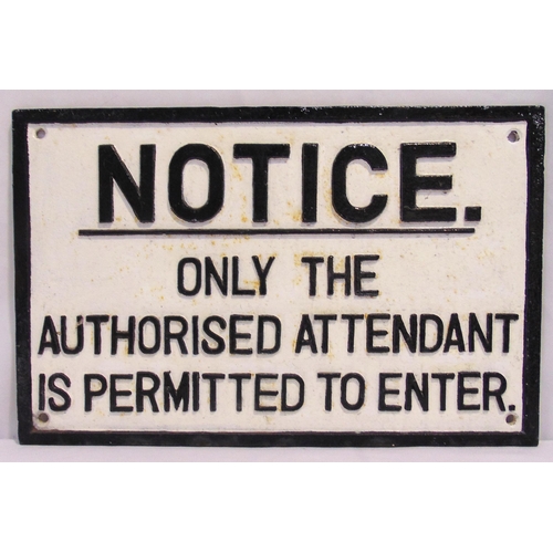 250 - G.W. R. cast iron rectangular Notice sign, 29 x 45cm