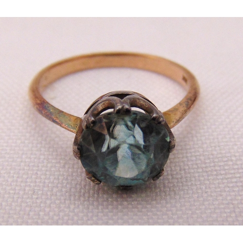 357 - 9ct gold ring set with a zircon