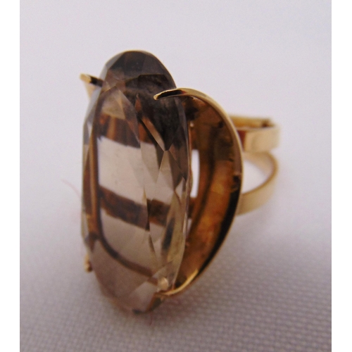 361 - 9ct gold and citrine dress ring