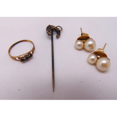 390 - 15ct yellow gold horseshoe tie pin, a pair of pearl earrings and a 9ct gold ring