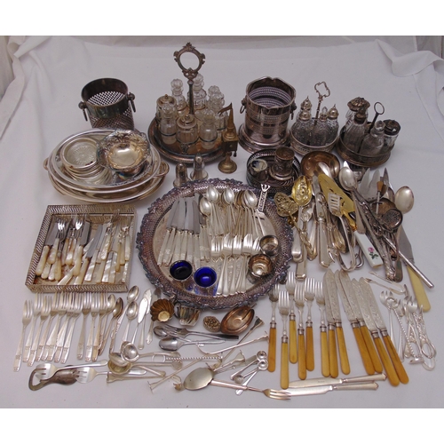 500 - A quantity of silver plate to include cruet sets, salvers and flatware