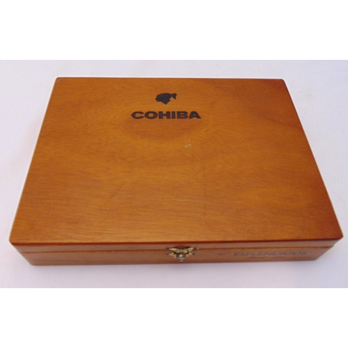 271 - Cohiba Esplendidos a cased set of 25 Havana cigars in original wooden case