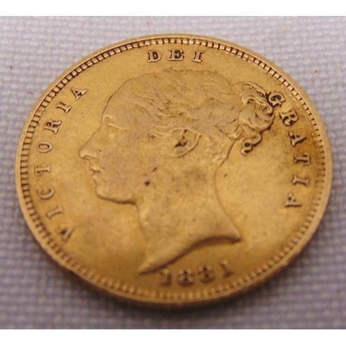 289 - 1881 Victorian gold half sovereign