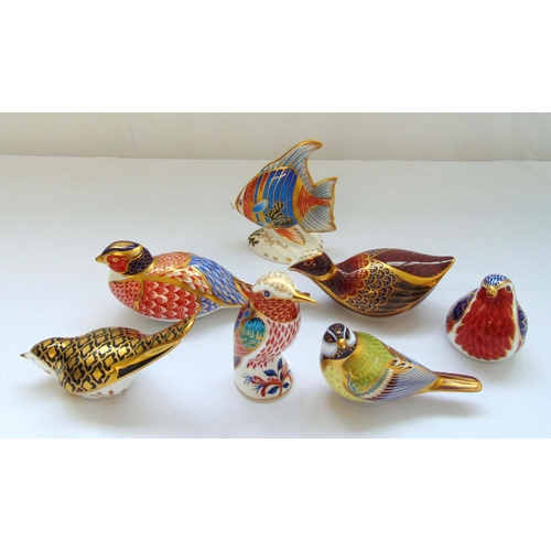 118 - Royal Crown Derby six figurines of birds and a Royal Crown Derby figurine of a fish, gold and silver... 