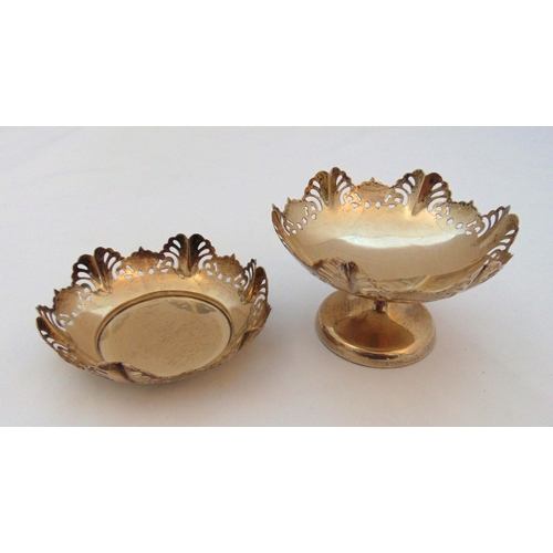 375 - Two hallmarked silver bonbon dishes with pierced scalloped borders Sheffield 1957, approx total weig... 