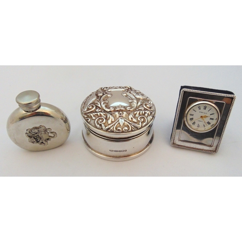 382 - A quantity of hallmarked silver to include a circular trinket box with chased cover and velvet inter... 