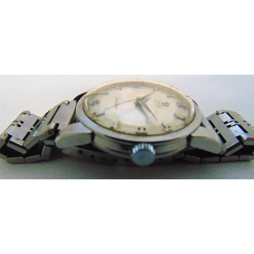 246 - Omega stainless steel gentlemans Seamaster wristwatch with original stainless steel bracelet