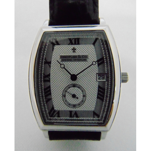 247 - Dreyfuss and Co. gentlemans wristwatch with date aperture and subsidiary seconds dial on original le... 