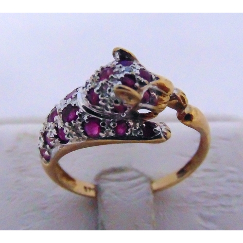 285 - 9ct yellow gold ring in the form of a stylised tiger, approx total weight 2.7g
