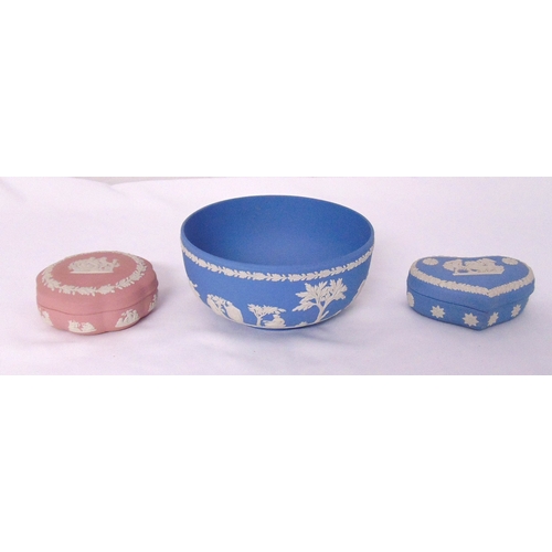 121 - A Wedgwood blue Jasperware fruit bowl and a covered dish and a pink colourway covered dish, tallest ... 