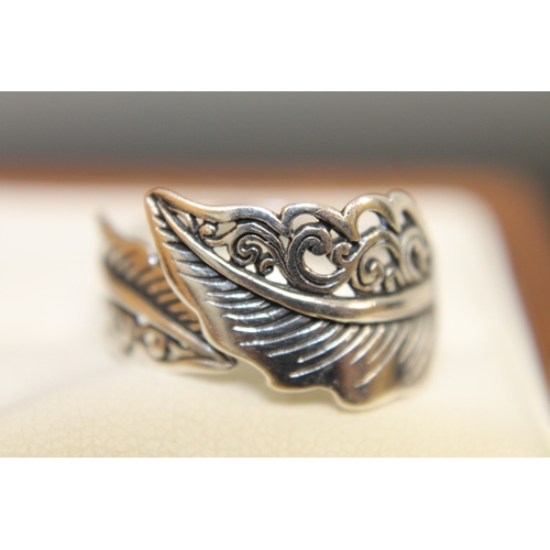 171 - 925 silver leaf detail ring size S