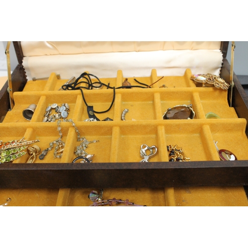 210 - Jewllery box with costume jewellery