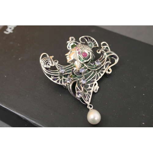 216 - 925 silver Art nouveau style lady brooch