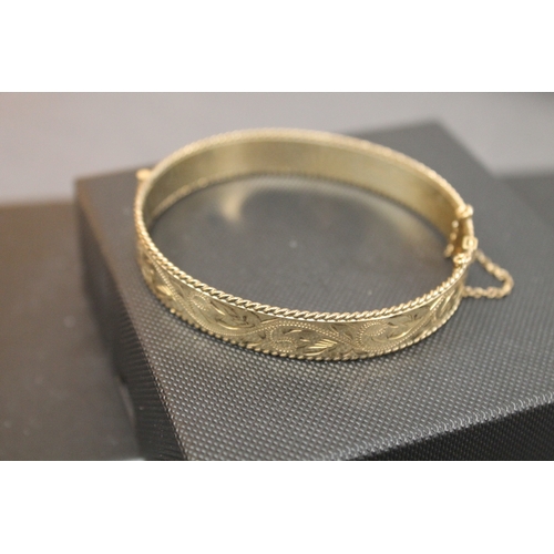 248 - 9ct rolled gold bracelet size 2.5'' wide