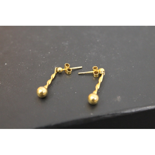 251 - 9ct gold dangle earrings weight 1 gram