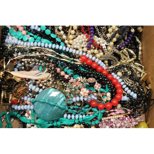 34 - Job lot of costume jewellery