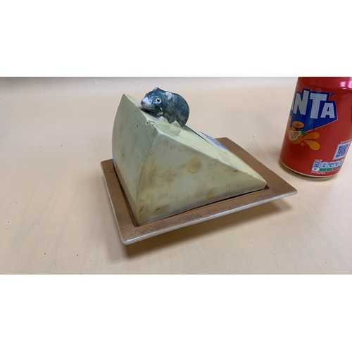 147 - Novelty vintage cheese dish AF