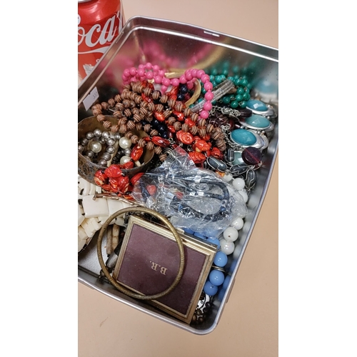 257 - Job lot of costume jewellery